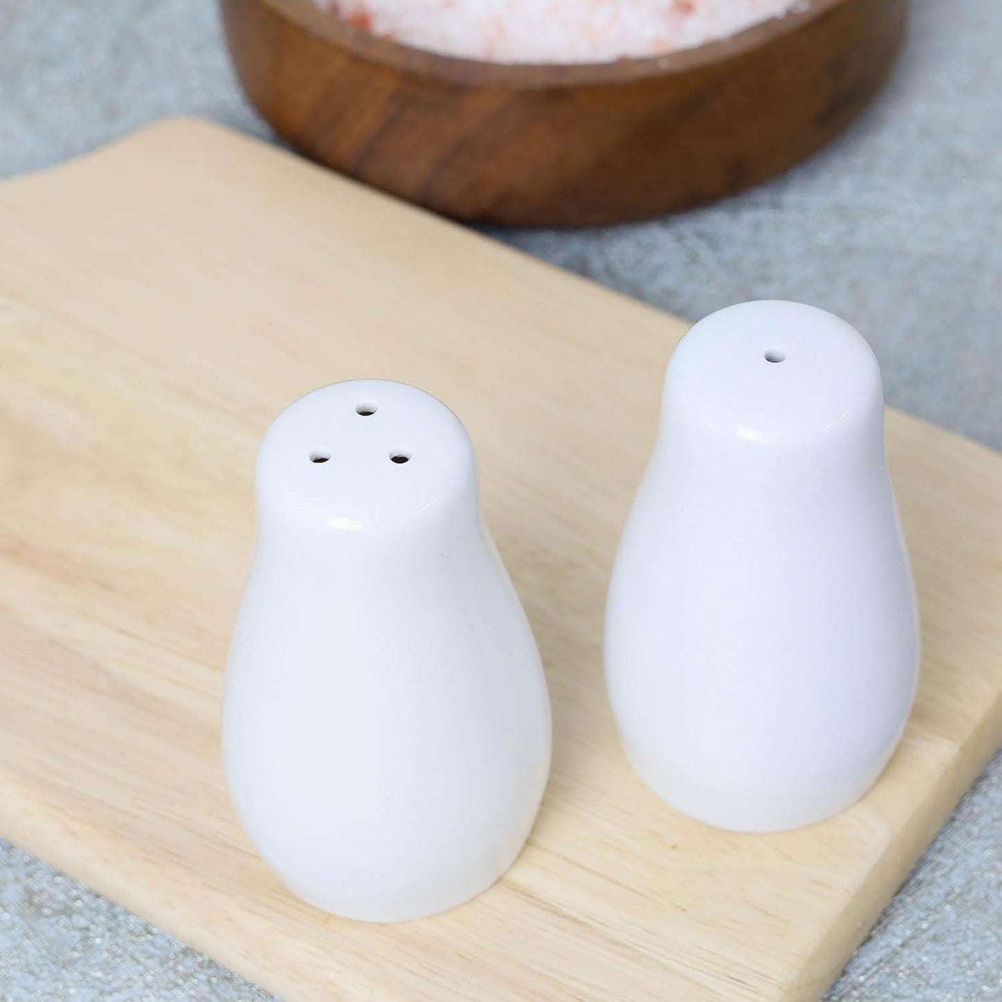SOLAR WHITE PORCELAIN SALT & PEPPER SHAKER SET. DE7018