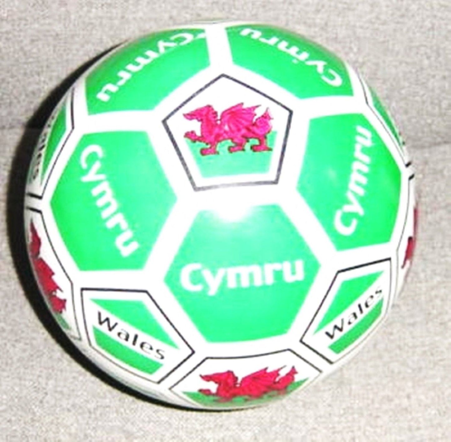 INFLATABLE WALES WELSH CYMRU PVC PLASTIC FOOTBALL PLAY BEACH BALL 713. 215 \\\215