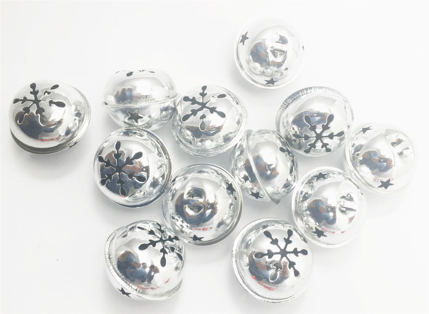 12 SILVER CHRISTMAS JINGLE BELL BAUBLES 40MM. 513006S \\\513006S