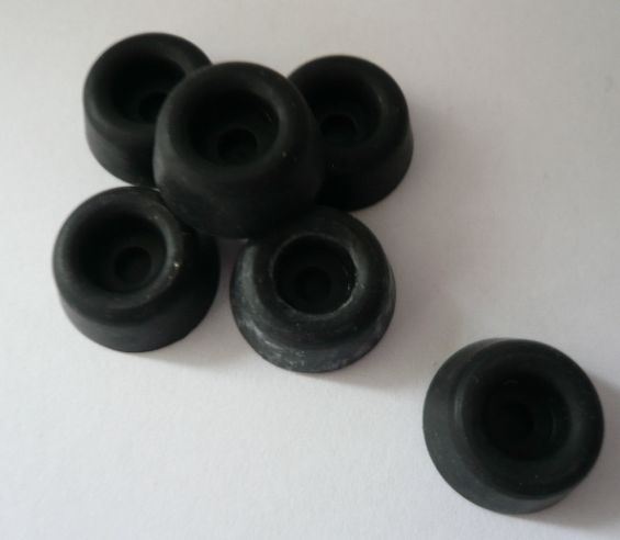 STAR PACK SEAT BUFFER BLACK 19MM 5/PK. 72561 \\\72561