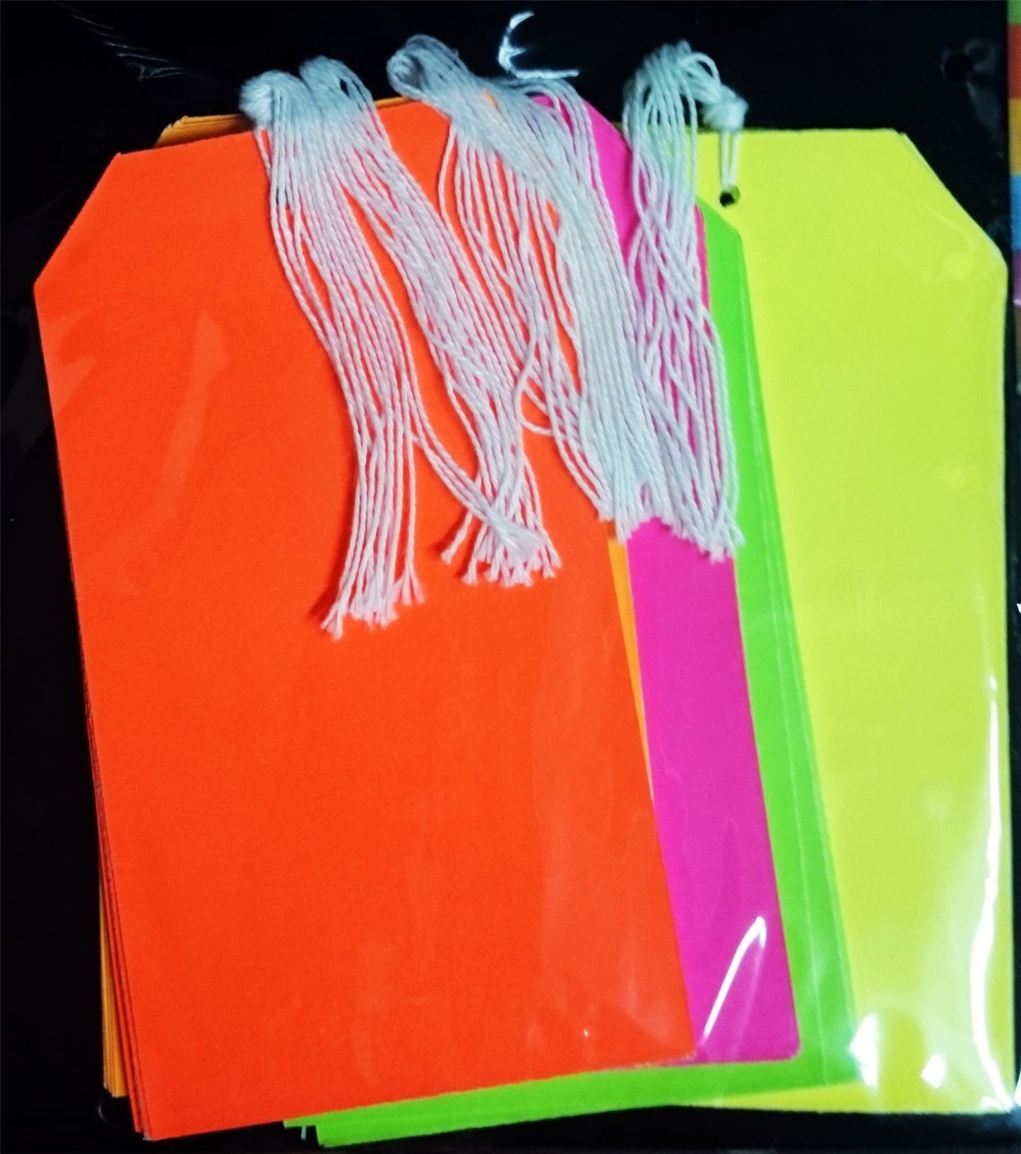 PACK OF 30 NEON COLOURS TRAVEL LUGGAGE LABELS. CR0413NEON \\\CR0413N