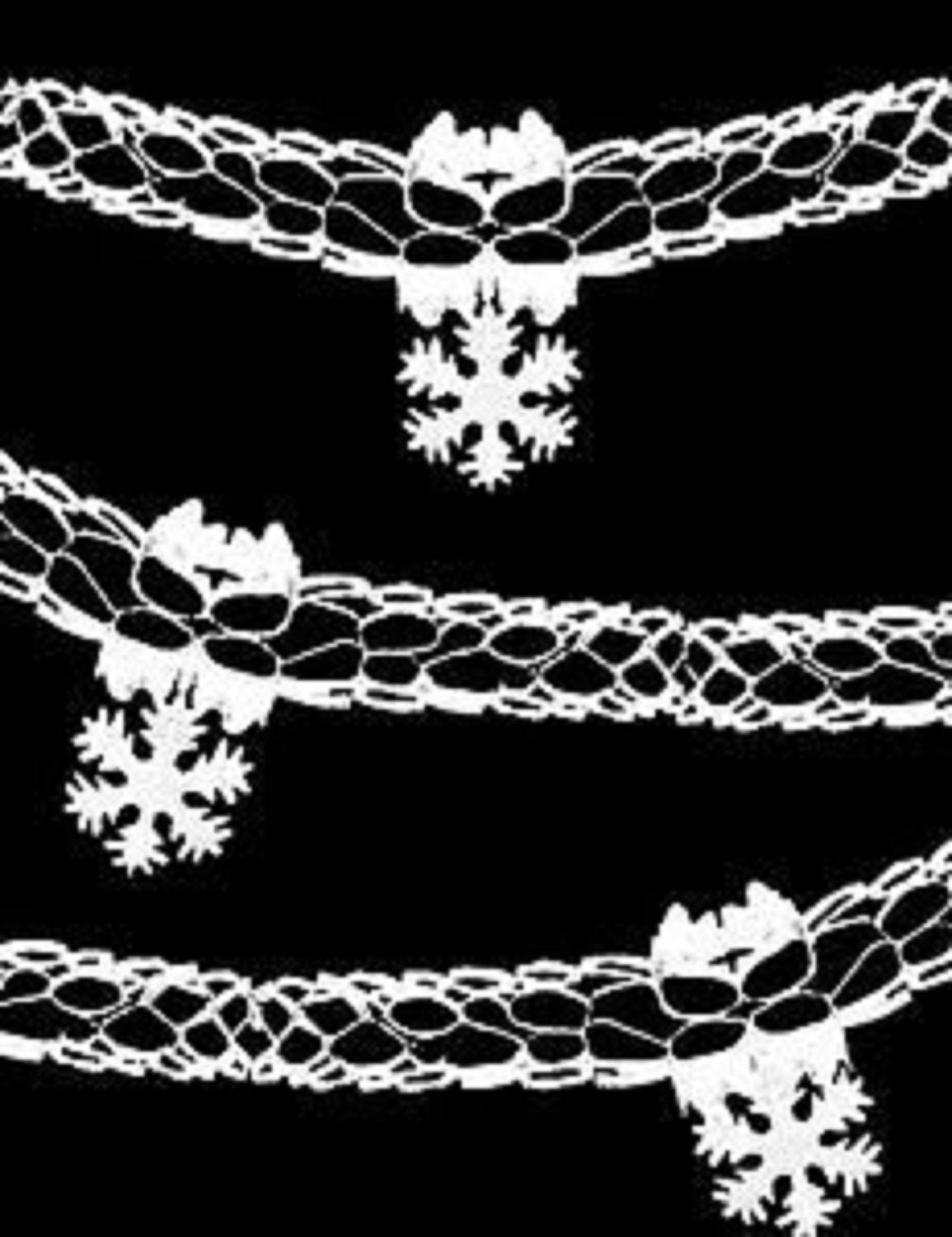 9FT WHITE SNOWFLAKE GARLAND DECORATION. DP53762 \\\DP53762