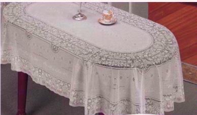 WHITE LACE EMBOSSED VINYL TABLECLOTH 60 X 90 OVAL. F1536852 \\\F1536852