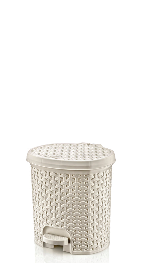 HOBBY LIFE RATTAN PEDAL BIN NO: 0 - 3 LITRE. 011120 \\\KD02583