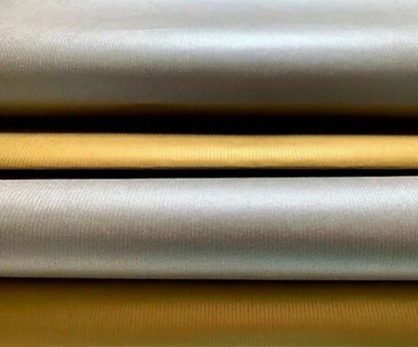 GOLD / SILVER HOLOGRAPHIC GIFT WRAP 70CM X 5M. P2637 \\\KD11076