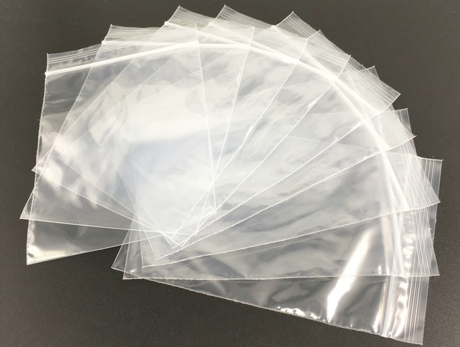 2" X 2" APPROX 1000 PCS CLEAR ZIP N SEAL BAGS. 22 \\\KD11270