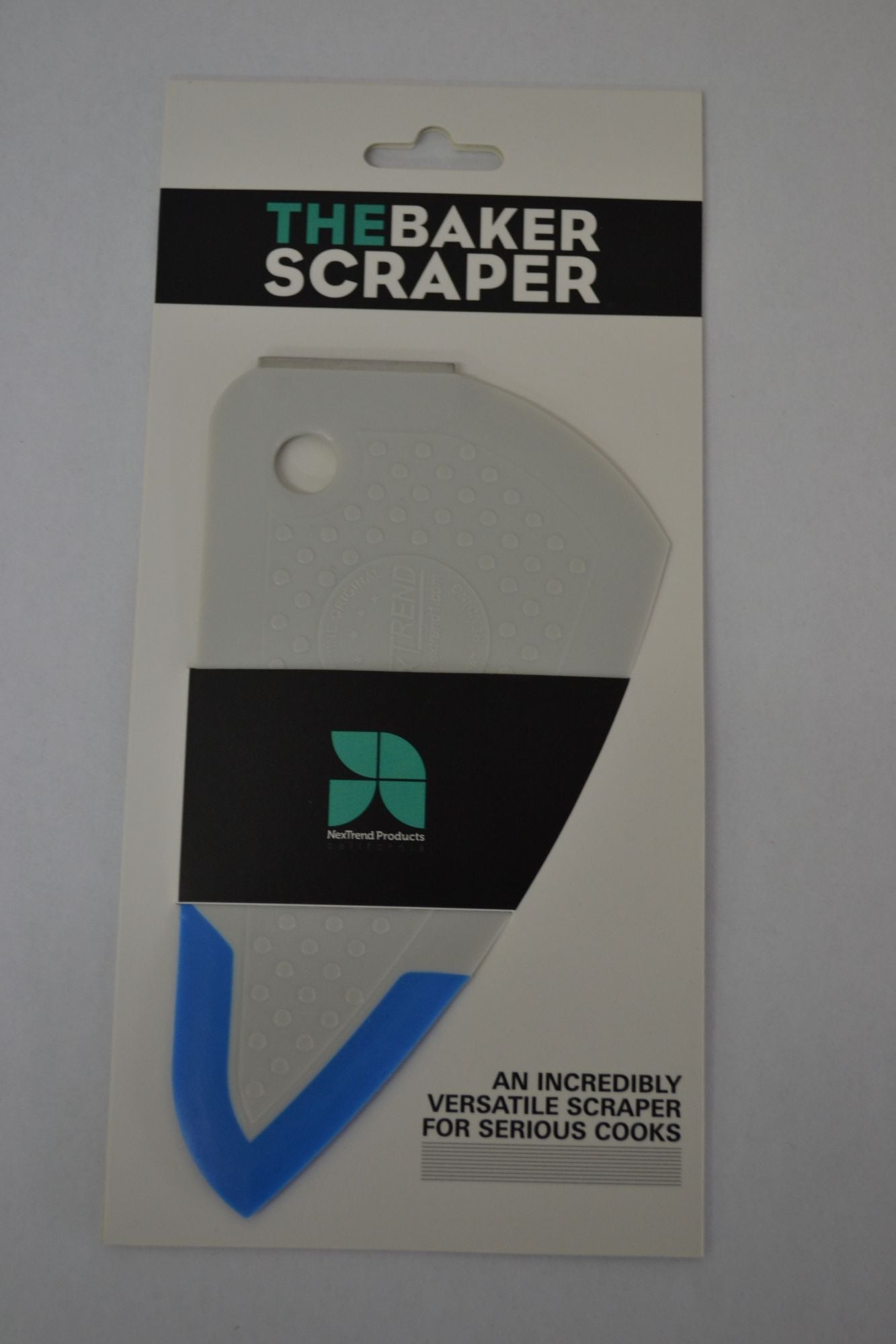 THE BAKER SCRAPER - BLUE. 000603 \\\KD11683