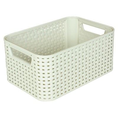 MEDIUM PLASTIC RATAN BASKET. V4122 \\\KD12153