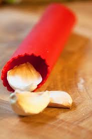 GARLIC TWIST SILICONE GARLIC PEELER RED. SGPR \\\KD12968