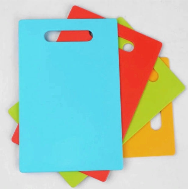 ASSORTED SMALL PLASTIC CUTTING CHOPPING BOARD 29X20. AT0088 \\\KD15375