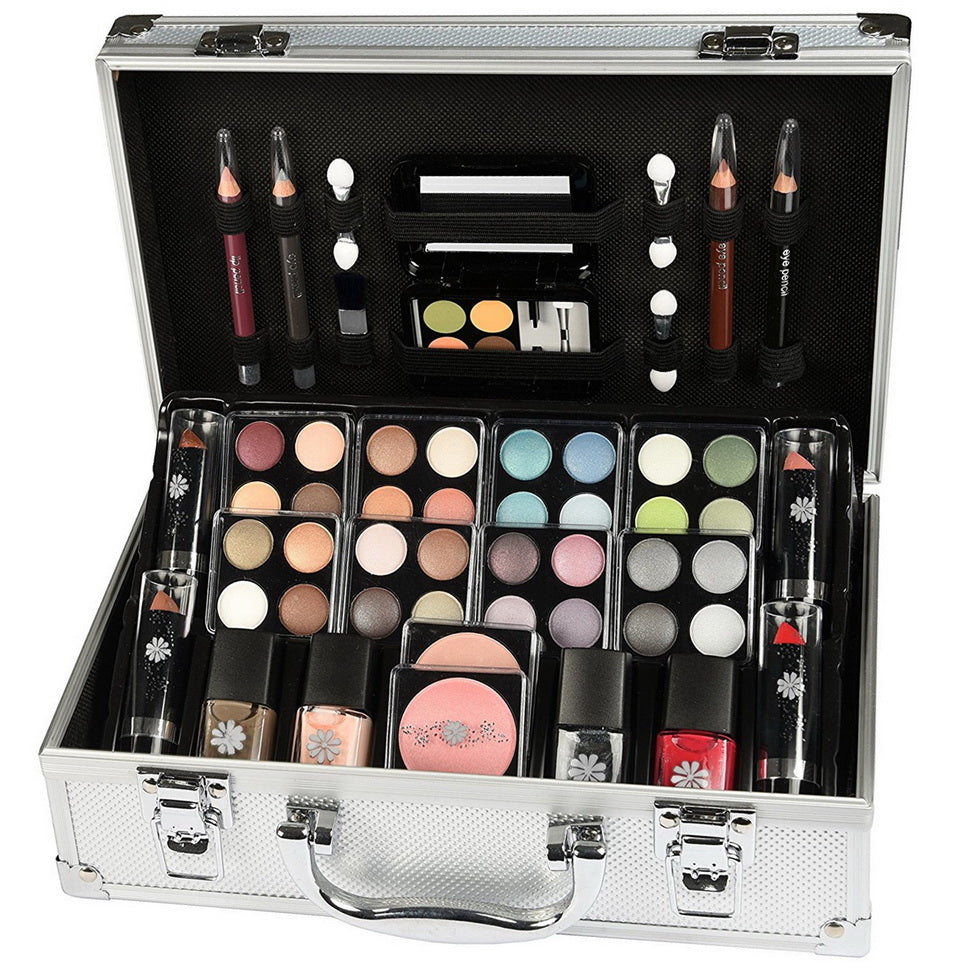 51 PIECES EVERBODYS DARLING MAKEUP SET IN VANITY CASE. B1128 201128 \\\KD16968