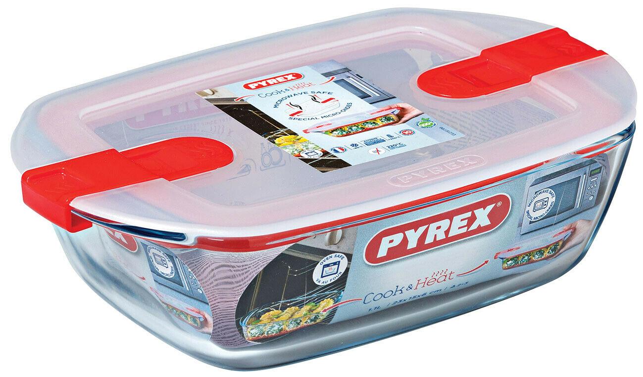 PYREX 23 X 15 CM GLASS STORAGE CONTAINER WITH LID. 215PH00 \\\KD17349