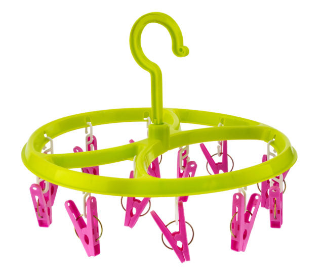 12 PEGS ON ROUND PLASTIC CLOTHES HANGERS 3 ASSOT COLOURS. Z68356 683564 \\\KD19485
