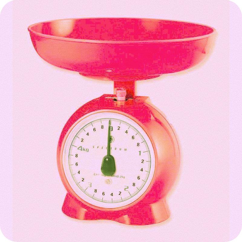 SPECTRUM MECHANICAL KITCHEN SCALE RED UP TO 5 KG HB330. 13719 \\\KD21463