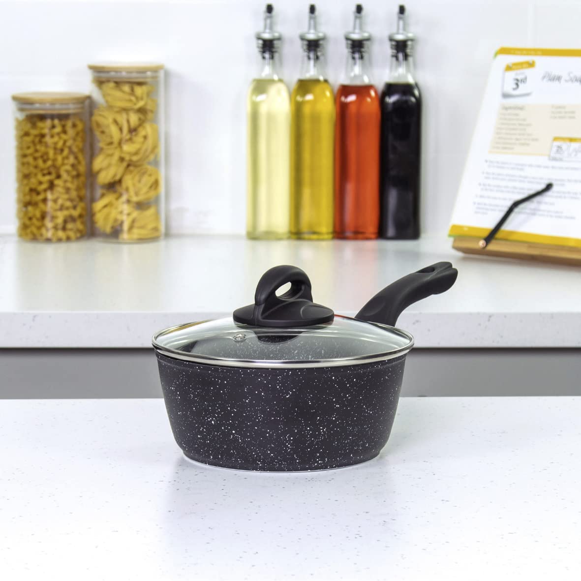 BLACKMOOR BLACK SAUCEPAN WITH GLASS LID 18CM. BML65740 \\\KD25046