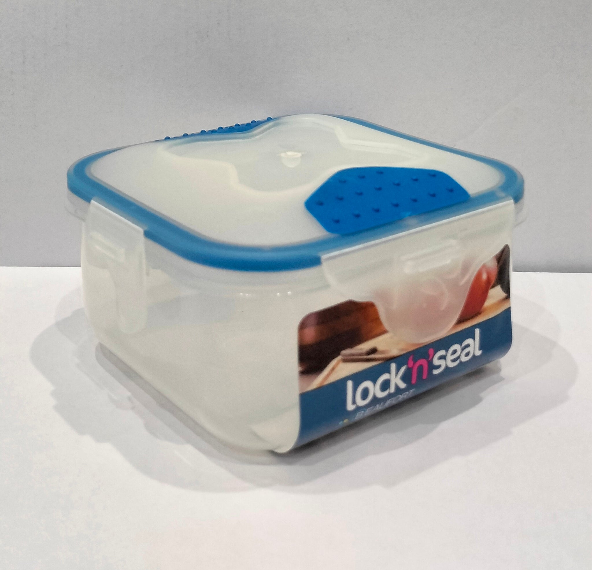 'LOCK 'N' SEAL SQUARE PLASTIC FOOD CONTAINER 600ML'||'. '||'03067301201' \\\KD29208