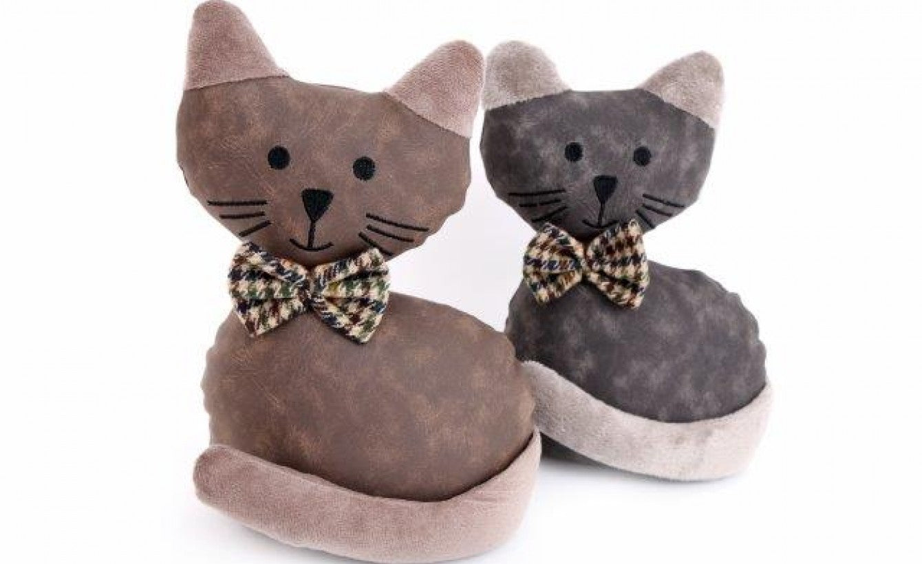 ASSORTED COLOUR CAT WITH BOW TIE DOOR STOP 25CM \\\KD33690