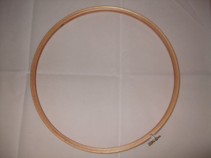 CROSS STITCH EMBROIDERY WOODEN HOOP CRAFT 12 INCH. WE75631 \\\WE75631