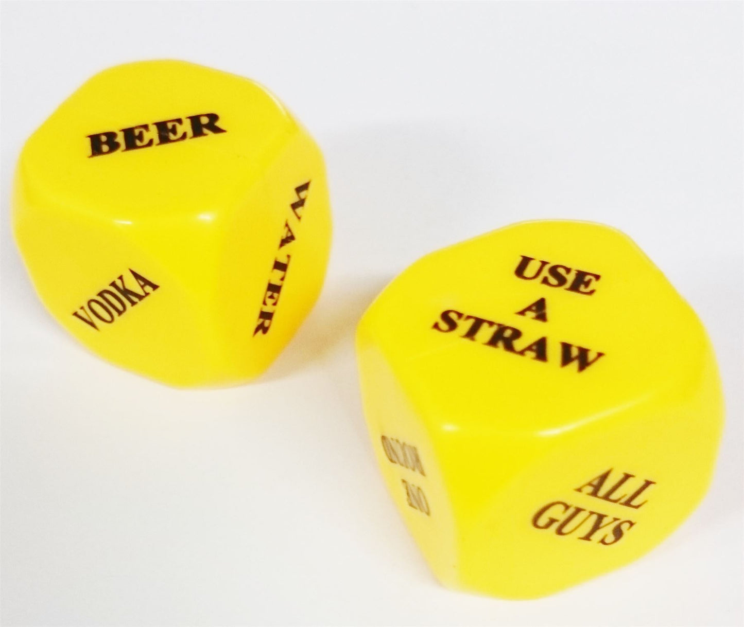 DRINK DICE WITH ENGLISH SLOGAN. 795044