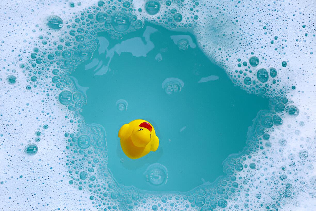 FIRST STEPS VINYL DUCK BATH TOYS 3 PACK. PS880